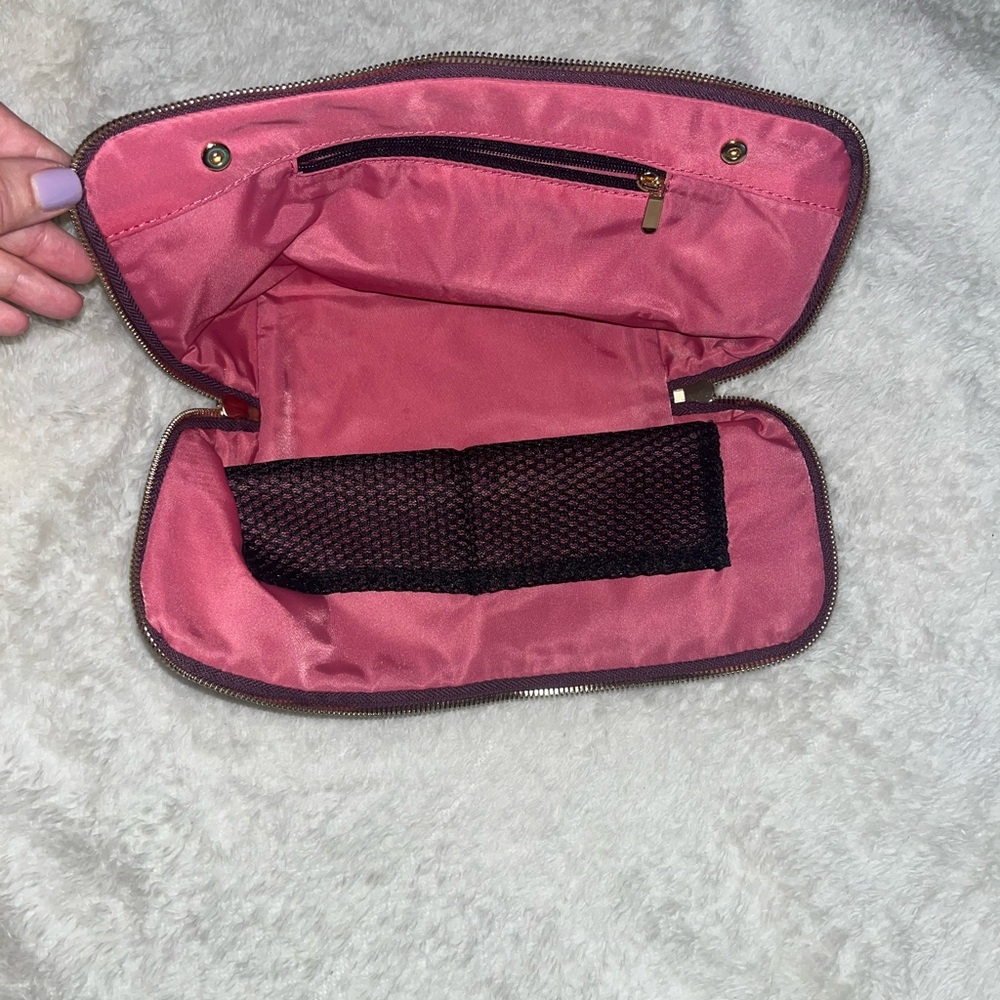 KUSSHI SIGNATURE MAKEUP BAG - Picture 2 of 7